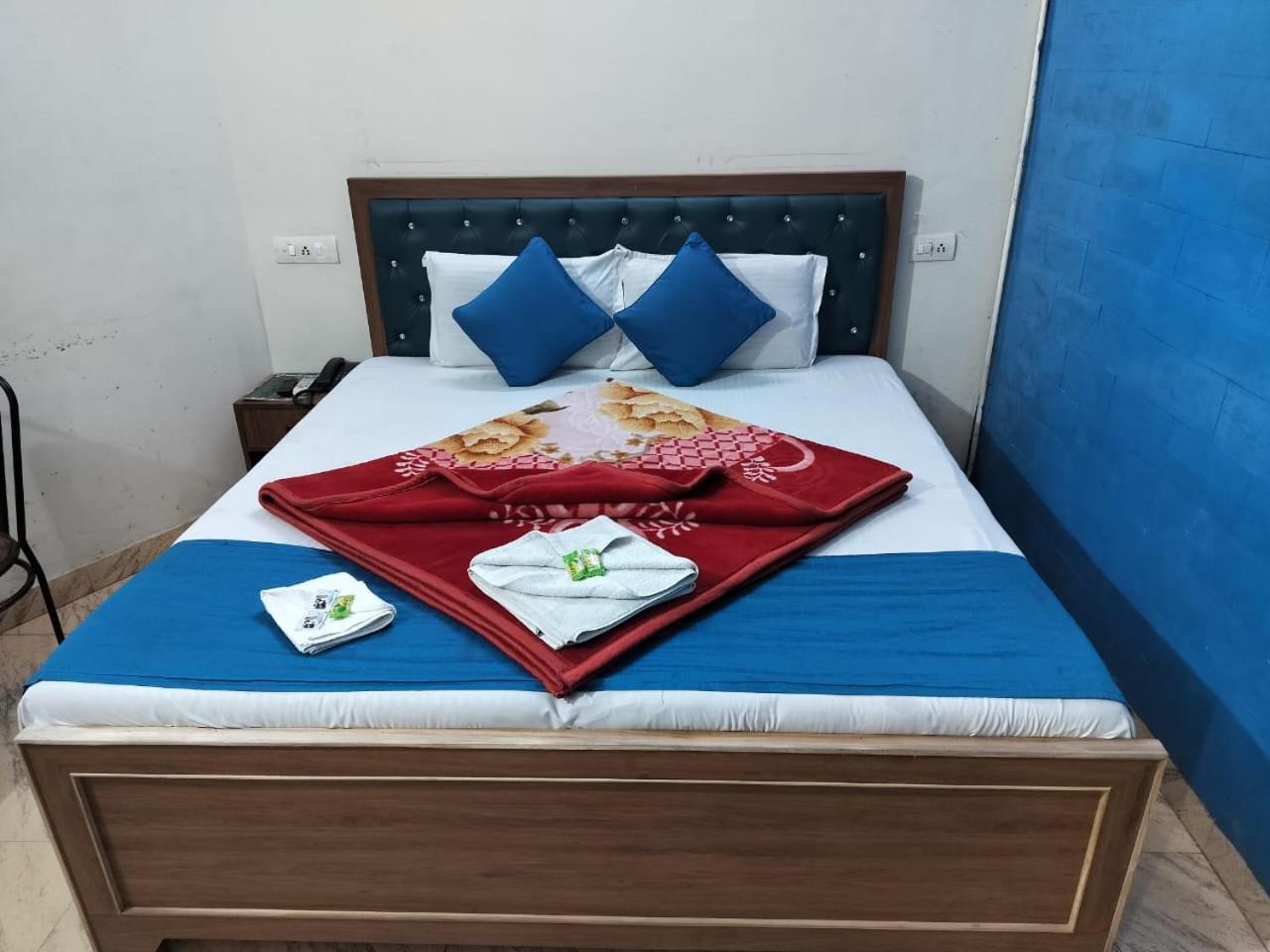 Hotel Holiday Inn Paradise Chandīgarh Esterno foto