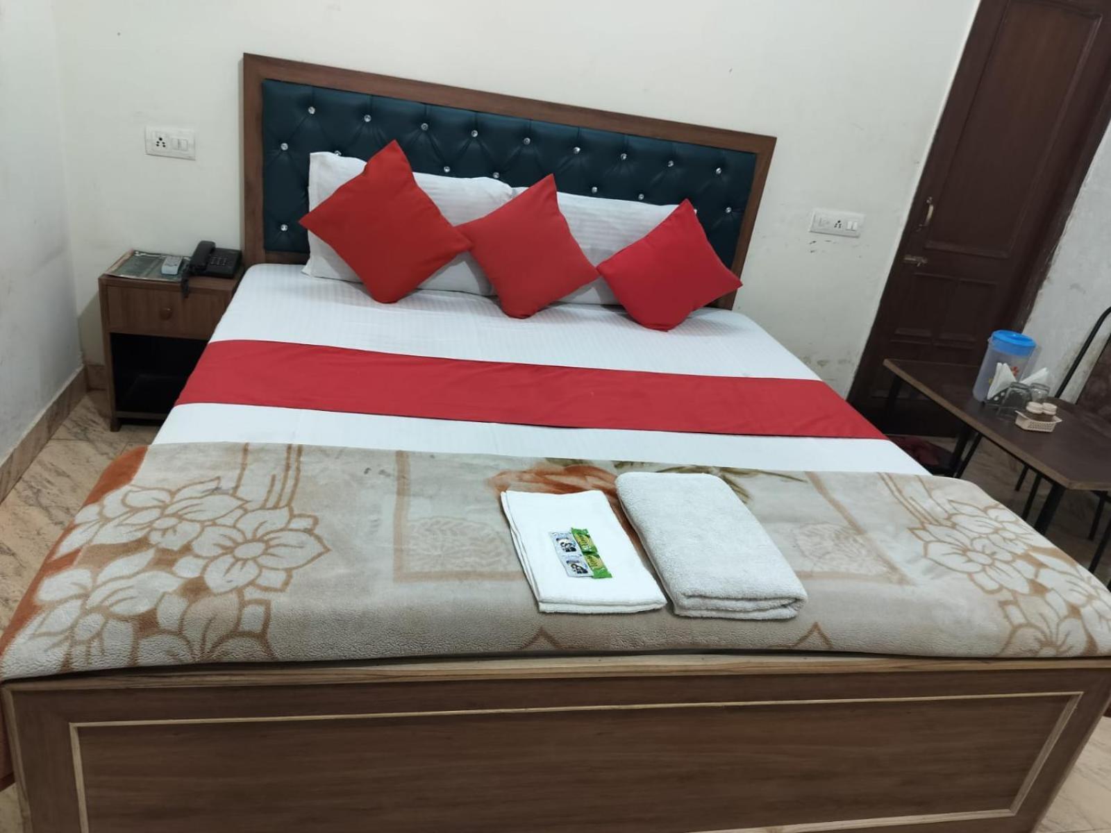 Hotel Holiday Inn Paradise Chandīgarh Esterno foto