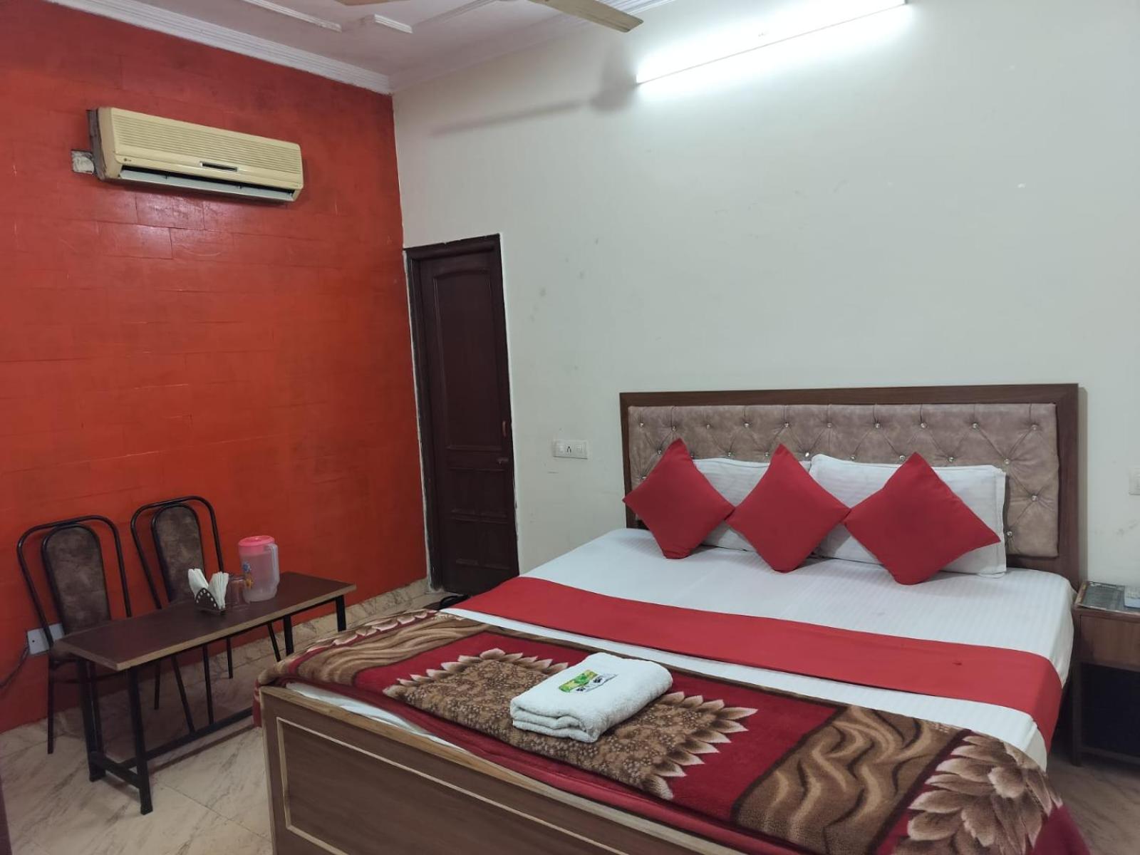 Hotel Holiday Inn Paradise Chandīgarh Esterno foto