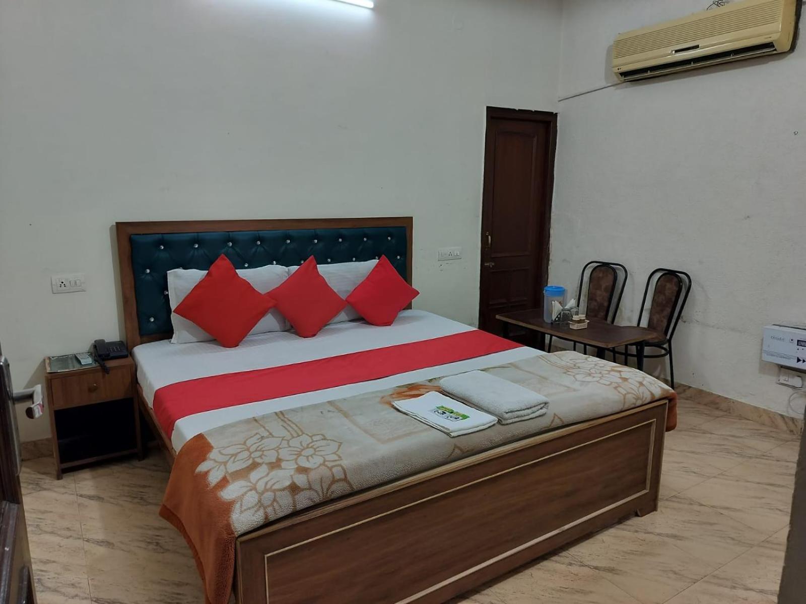 Hotel Holiday Inn Paradise Chandīgarh Esterno foto