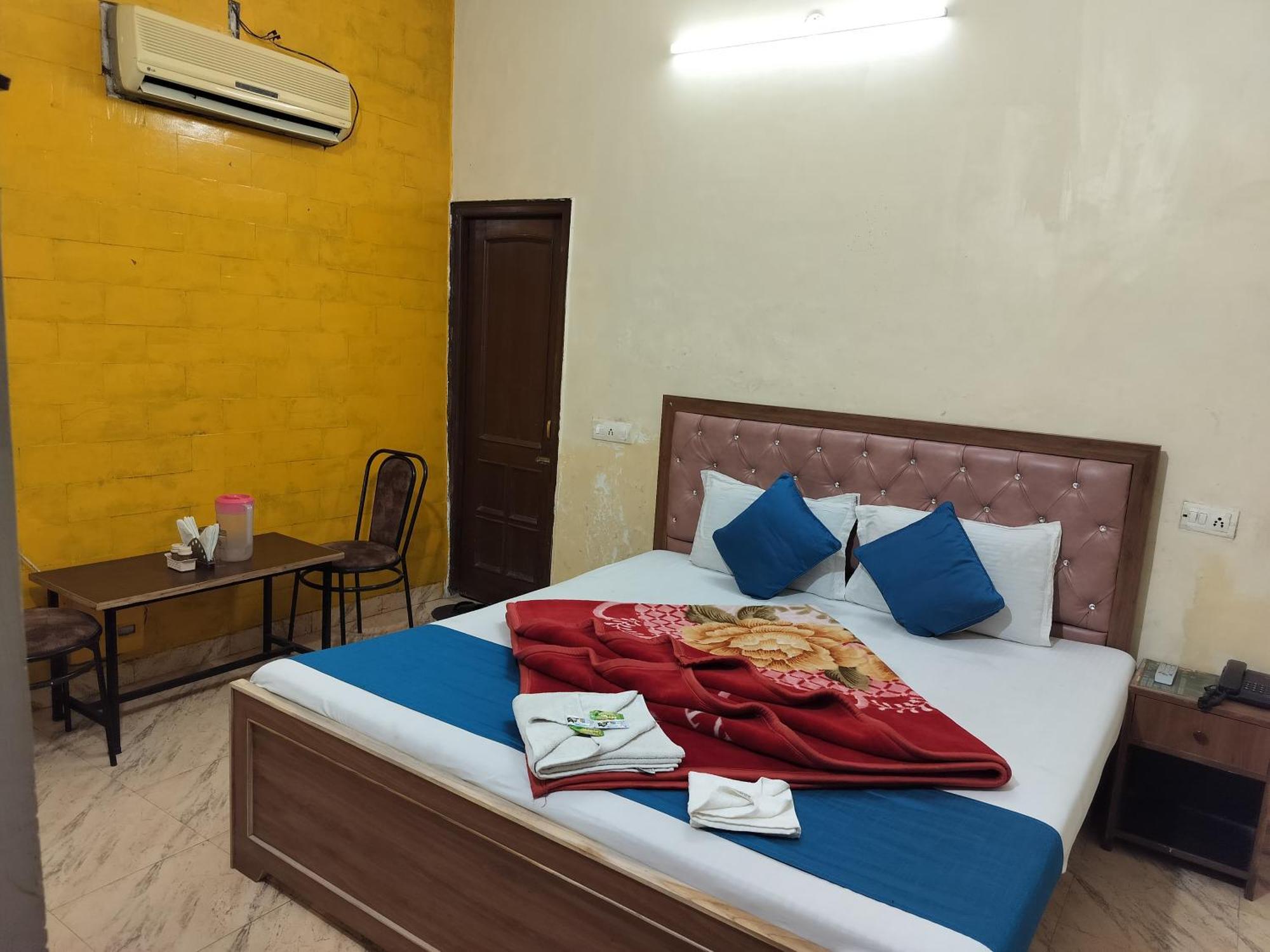 Hotel Holiday Inn Paradise Chandīgarh Esterno foto
