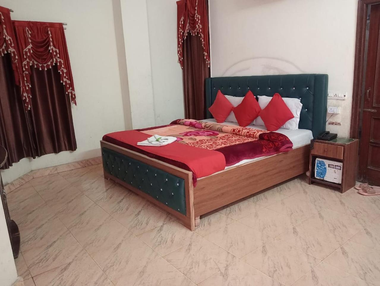 Hotel Holiday Inn Paradise Chandīgarh Esterno foto